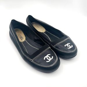 CHANEL VINTAGE BLACK & White Logo Flats